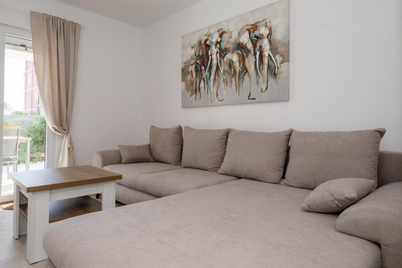 Peaceful Haven Near The Sea-Apartments Torlak Rab Banjol Eksteriør billede